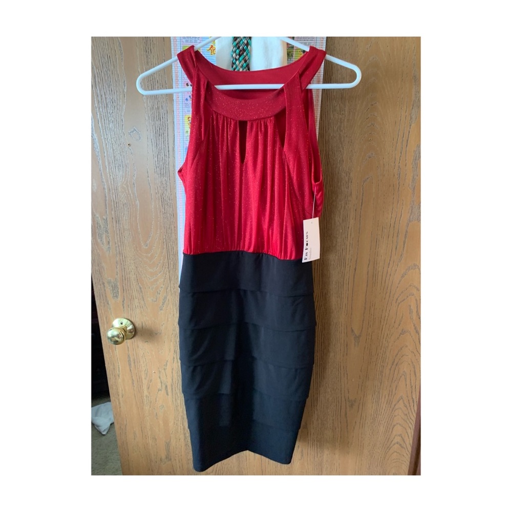Black and red En focus cocktail dress